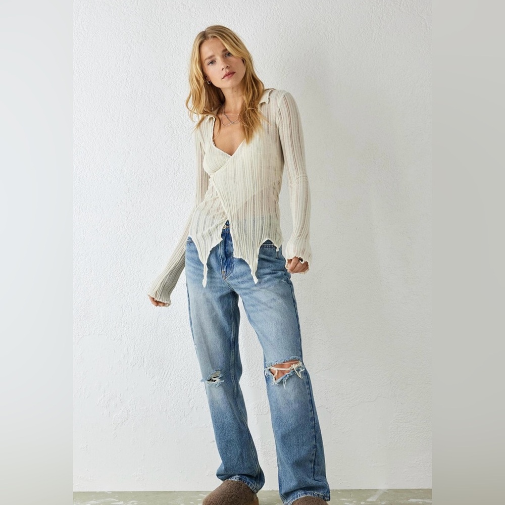 EUC Urban Outfitters BDG Women’s Baggy Bootcut Distressed Jeans!